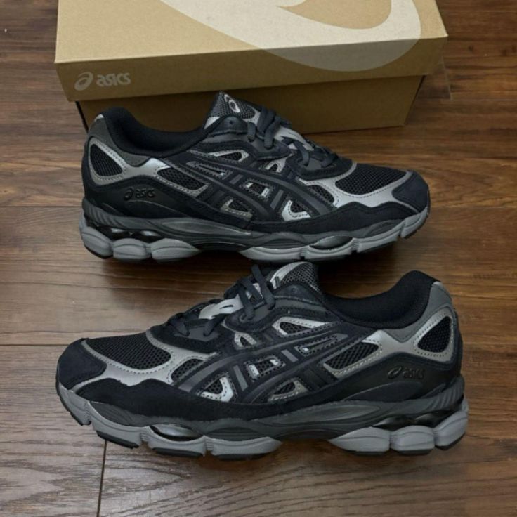 ASICS BLACK