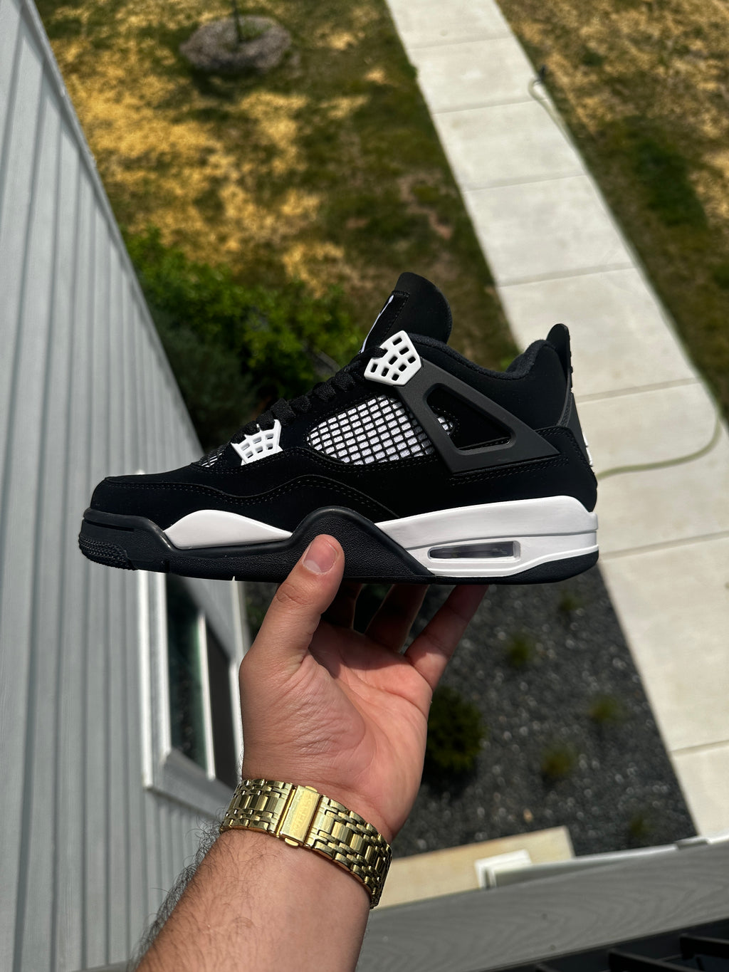 Jordan retro 4 white thunder black