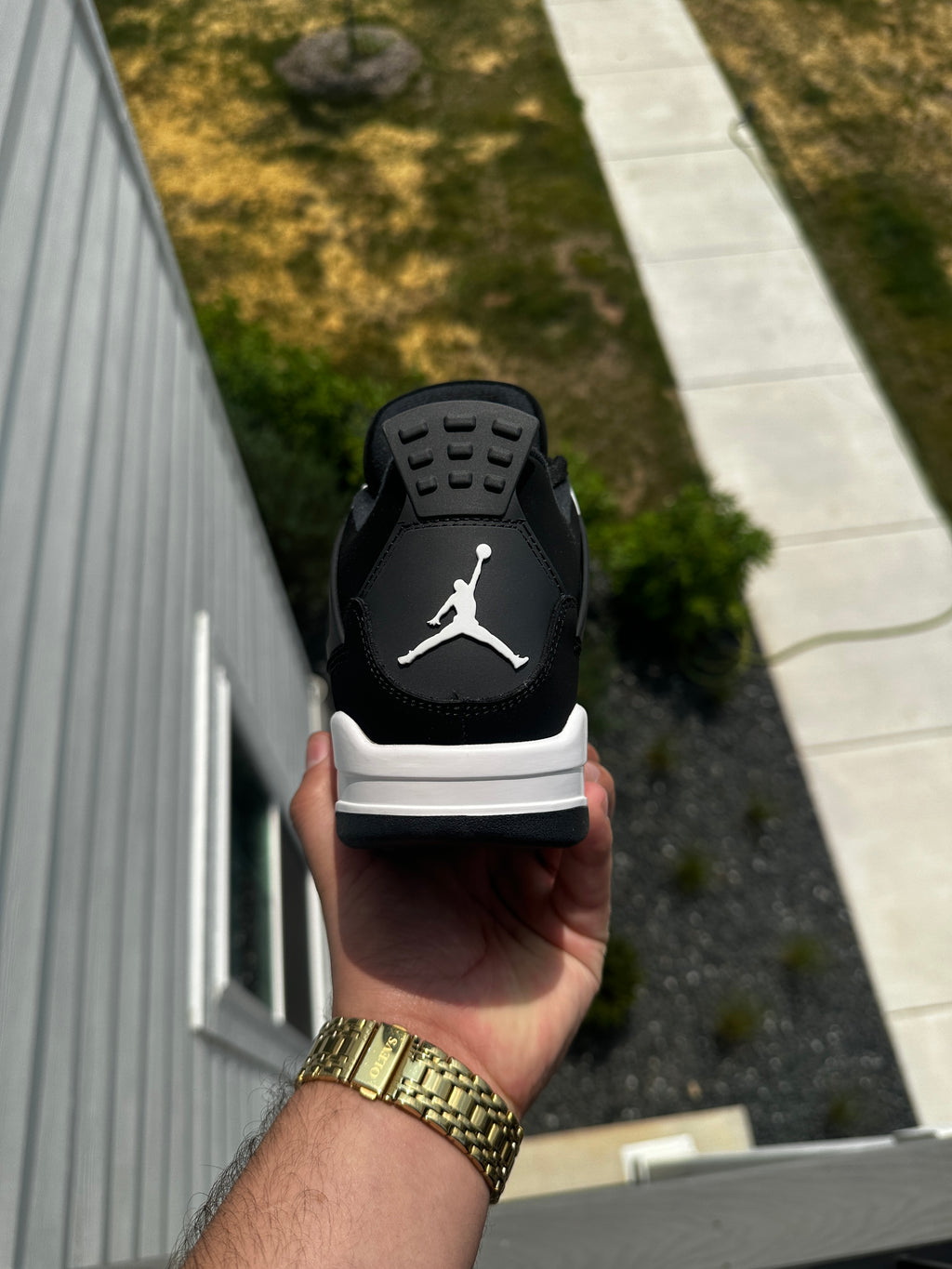 Jordan retro 4 white thunder black