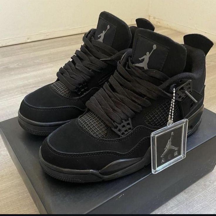 AIRJORDAN 4 RETRO BLACK CAT