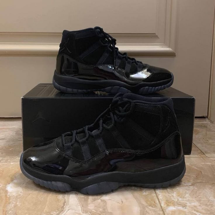AIR JORDAN 11 RETRO BLACK